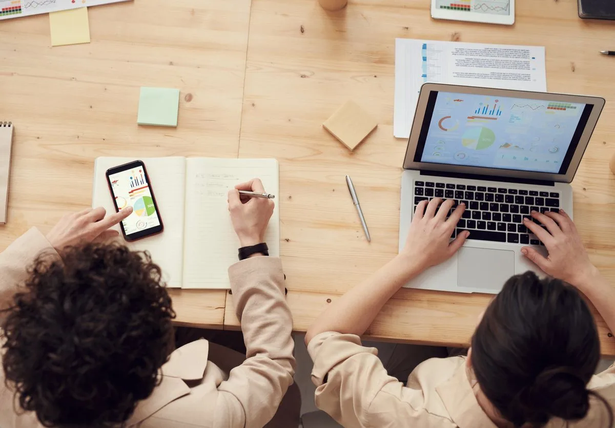 Google Ads para Empresas de Arriendo de Maquinaria Pesada y Herramientas en Chile: Guía Completa 2026