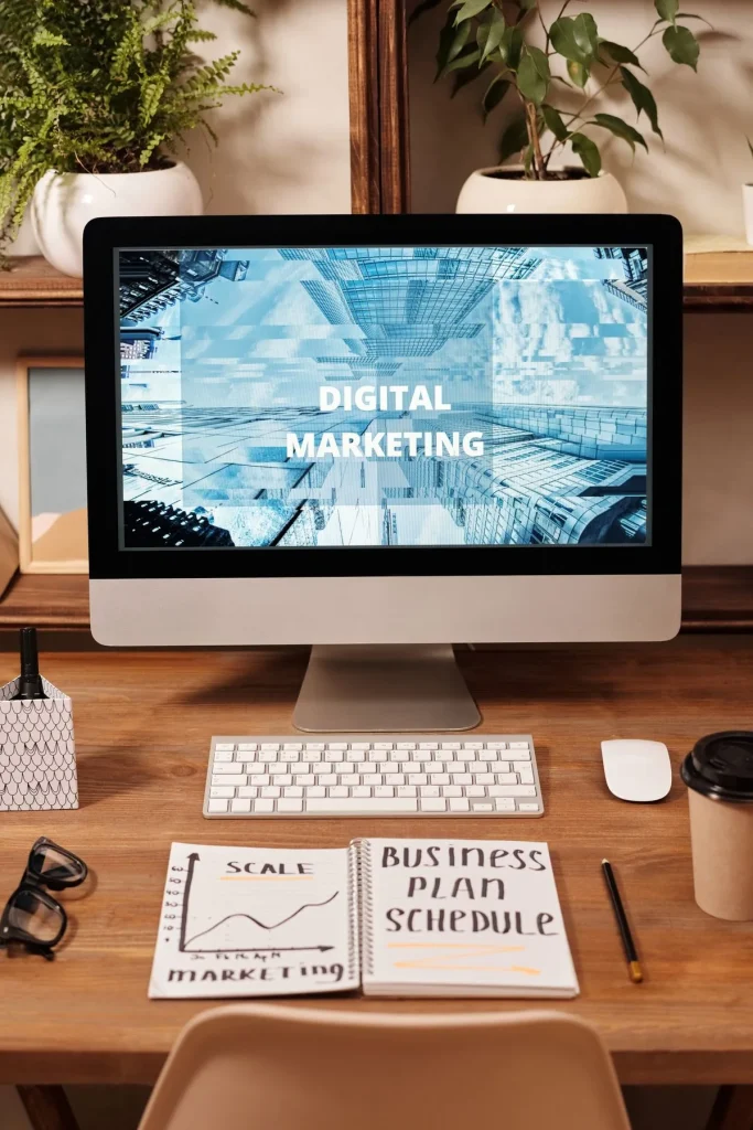 SEO vs SEM en Chile 2026: Diferencias, costos y cuál elegir