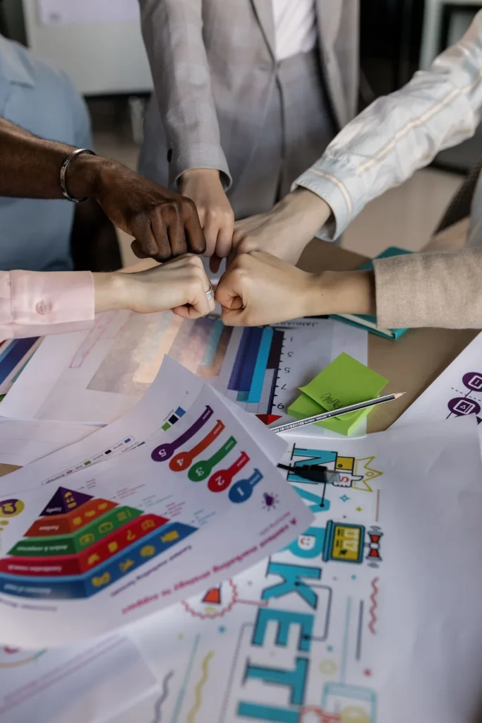 Redes sociales para empresas en Chile: estrategia completa 2025