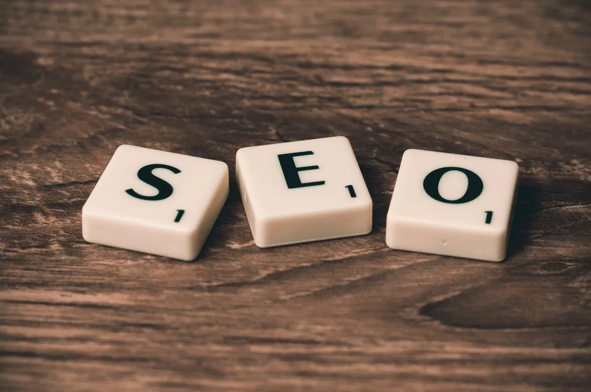 SEO (posicionamiento orgánico) para Agencias de Relaciones Públicas en Chile: Guía Completa 2026